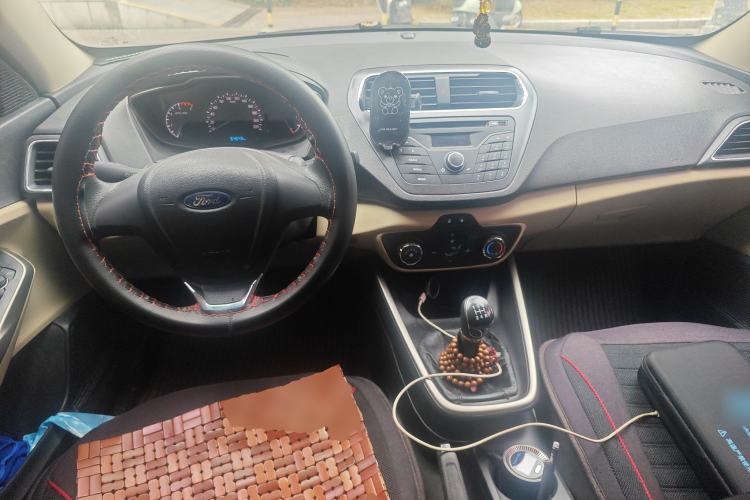 Used Ford Escort 2017 1.5L Manual Comfort Model Center Console