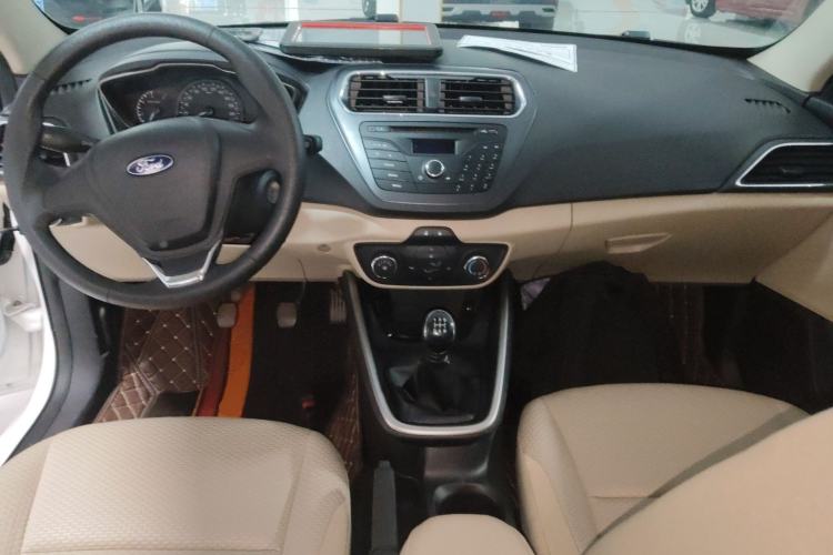Used Ford Escort 2017 Revised Version 1.5L Manual Comfort Edition Center Console