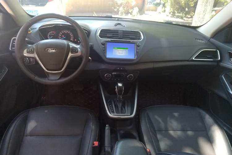 Used Ford Escort 2017 Happiness Edition 1.5L Automatic Fashion Version Center Console