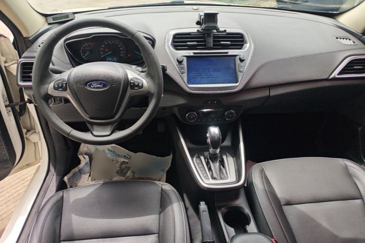 Used Ford Escort 2017 Happiness Edition 1.5L Automatic Fashion Version Center Console