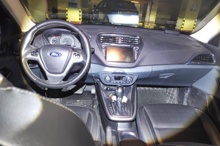 Used Ford Escort 2017 Happiness Edition 1.5L Automatic Fashion Version Center Console