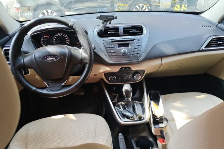 Used Ford Escort 2017 1.5L Automatic Comfort Model Center Console