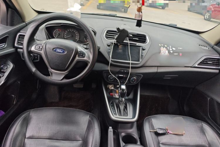 Used Ford Escort 2017 Happiness Edition 1.5L Automatic Fashion Version Center Console