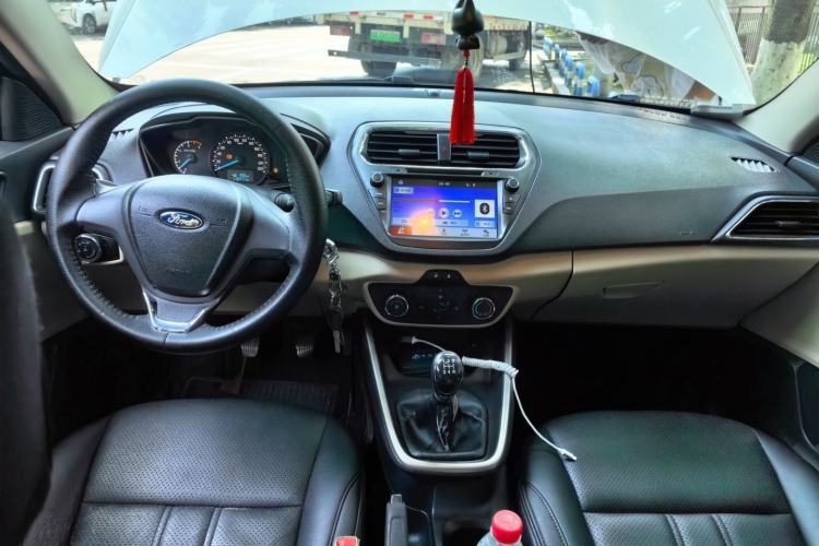 Used Ford Escort 2017 Revised Version 1.5L Manual Comfort Edition Center Console