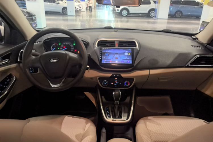 Used Ford Escort 2017 Revised Version 1.5L Automatic Comfort Edition Center Console