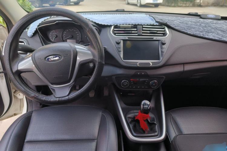 Used Ford Escort 2017 Happy Edition 1.5L Manual Fashion Model Center Console