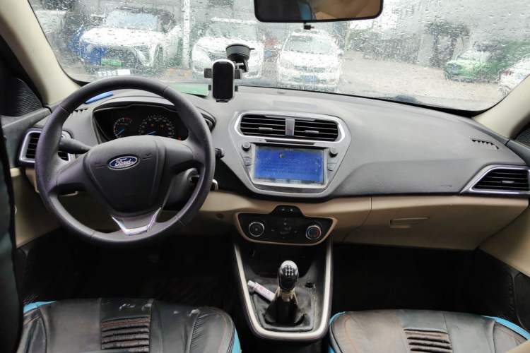 Used Ford Escort 2017 1.5L Manual Comfort Model Center Console