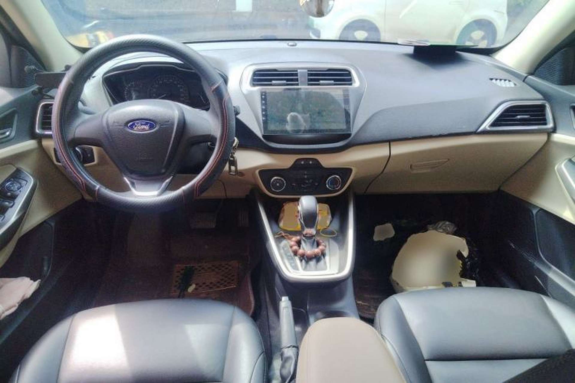Used Ford Escort 2017 1.5L Automatic Comfort Model Center Console