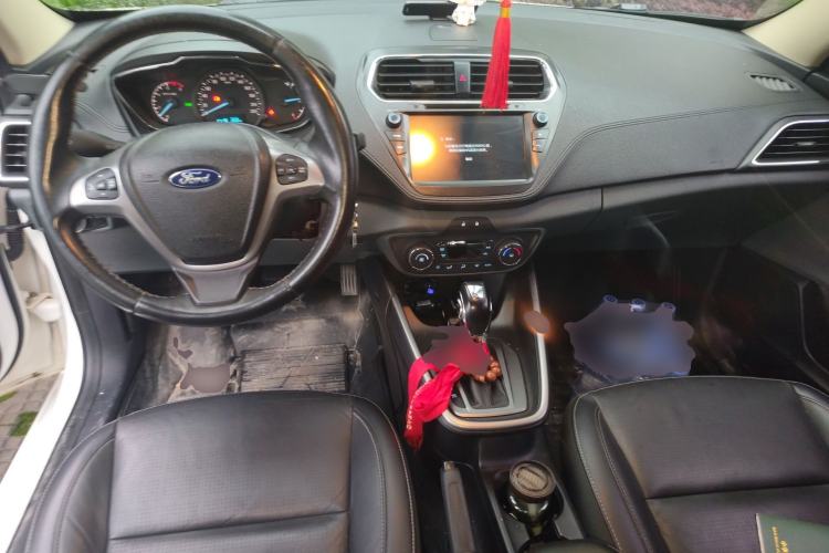 Used Ford Escort 2017 Happiness Edition 1.5L Automatic Fashion Version Center Console