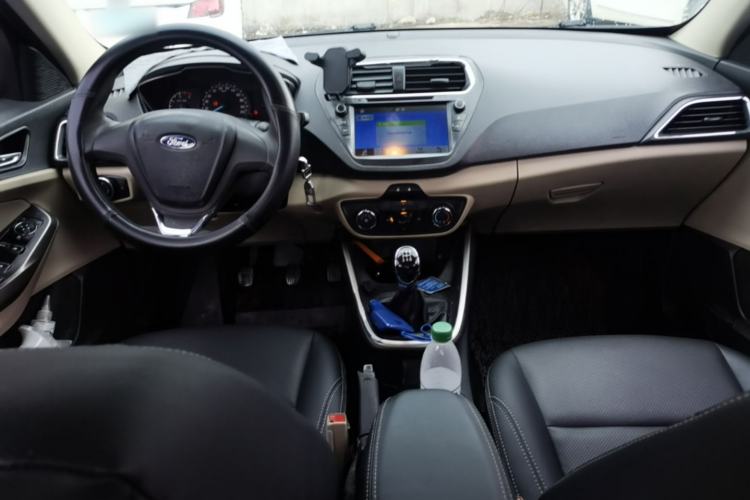 Used Ford Escort 2017 1.5L Manual Comfort Model Center Console
