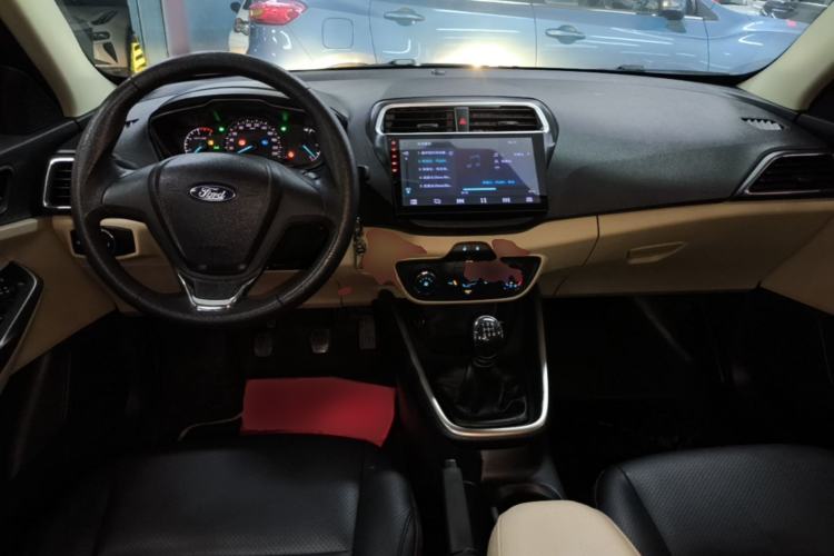 Used Ford Escort 2017 Revised Version 1.5L Manual Comfort Edition Center Console