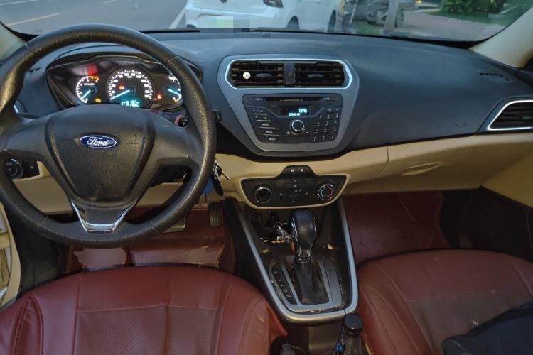 Used Ford Escort 2017 1.5L Automatic Comfort Model Center Console