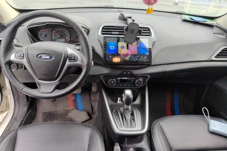 Used Ford Escort 2017 Happiness Edition 1.5L Automatic Fashion Version Center Console