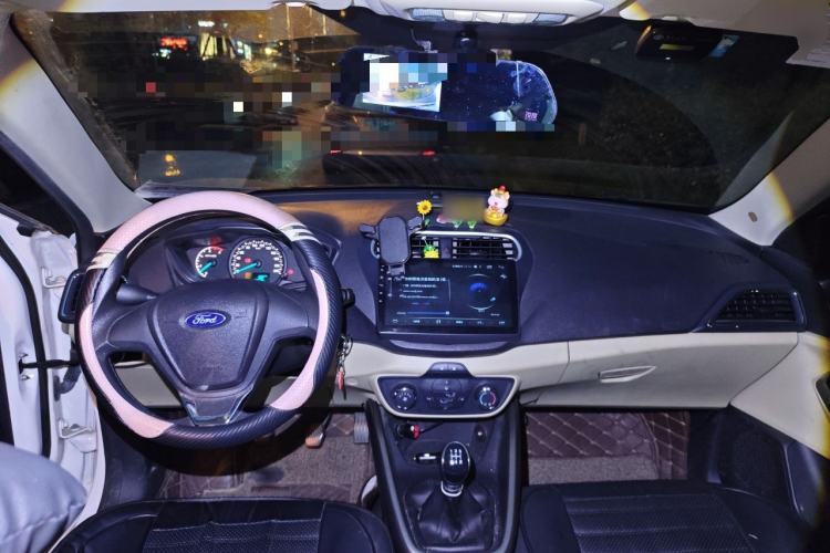 Used Ford Escort 2017 1.5L Manual Comfort Model Center Console