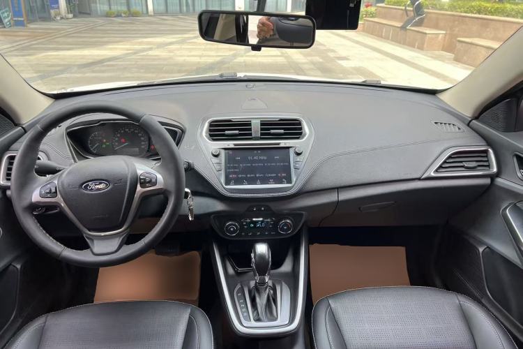 Used Ford Escort 2017 Happiness Edition 1.5L Automatic Fashion Version Center Console