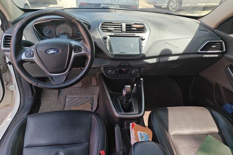 Used Ford Escort 2017 Happiness Edition 1.5L Automatic Fashion Version Center Console