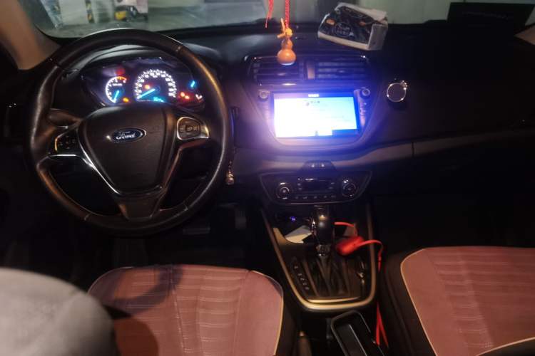 Used Ford Escort 2017 Happiness Edition 1.5L Automatic Fashion Version Center Console