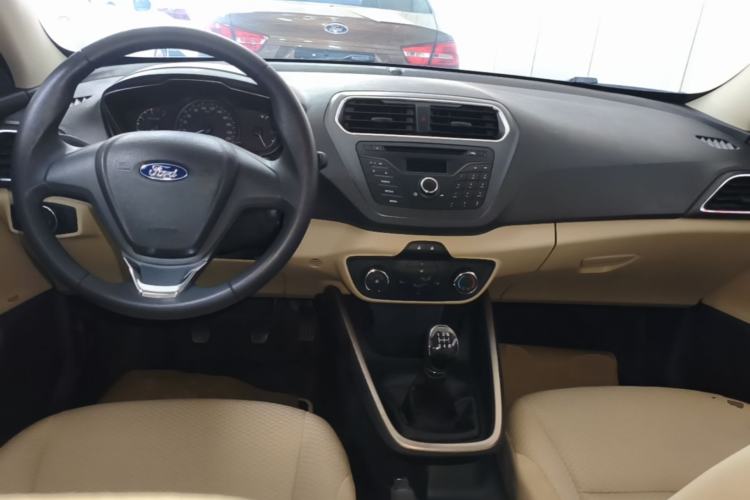 Used Ford Escort 2017 Revised Version 1.5L Manual Comfort Edition Center Console