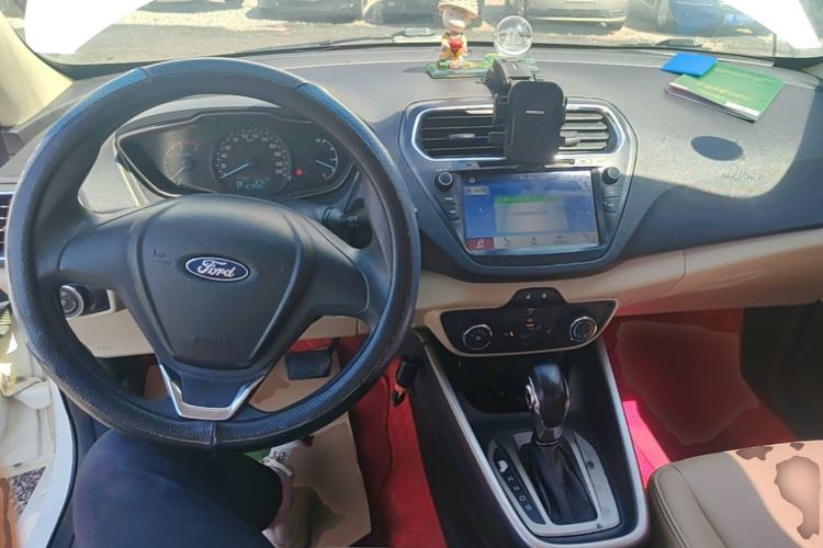 Used Ford Escort 2017 Revised Version 1.5L Automatic Comfort Edition Center Console
