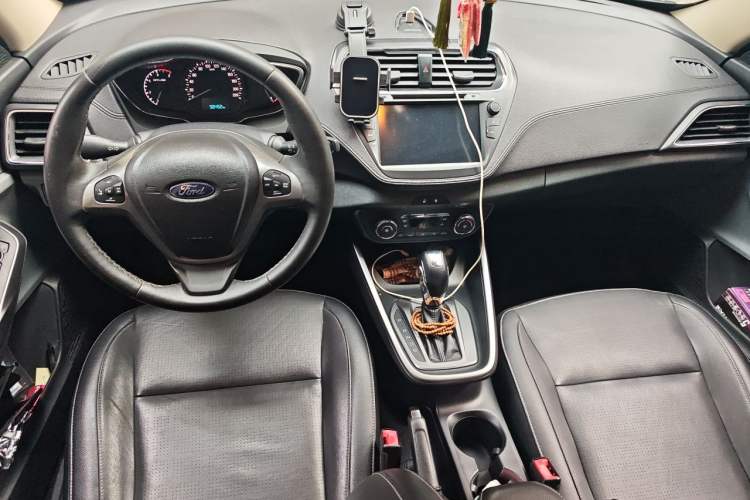 Used Ford Escort 2017 Happiness Edition 1.5L Automatic Fashion Version Center Console