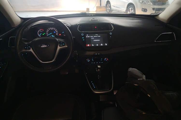 Used Ford Escort 2017 Happiness Edition 1.5L Automatic Fashion Version Center Console
