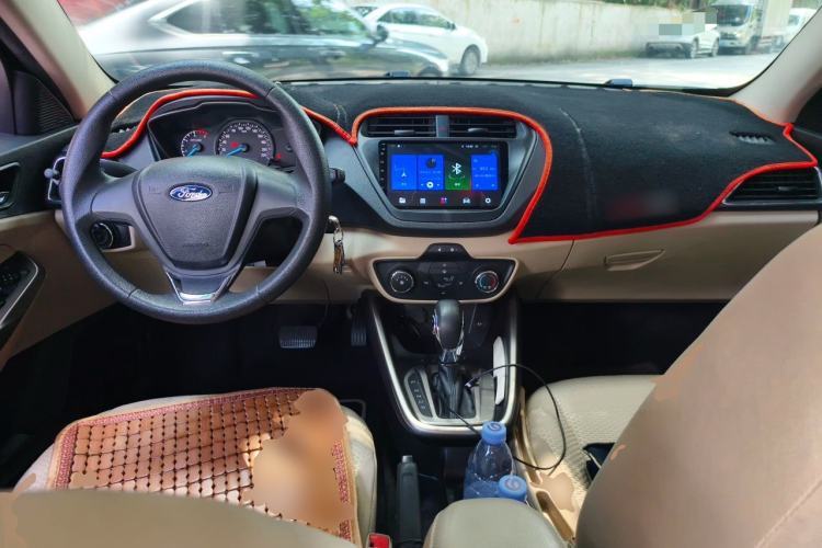 Used Ford Escort 2017 Revised Version 1.5L Automatic Comfort Edition Center Console