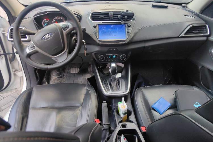 Used Ford Escort 2017 Happiness Edition 1.5L Automatic Fashion Version Center Console