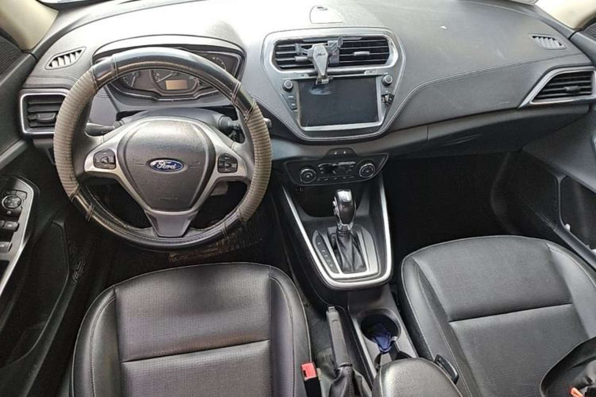 Used Ford Escort 2017 Happiness Edition 1.5L Automatic Fashion Version Center Console