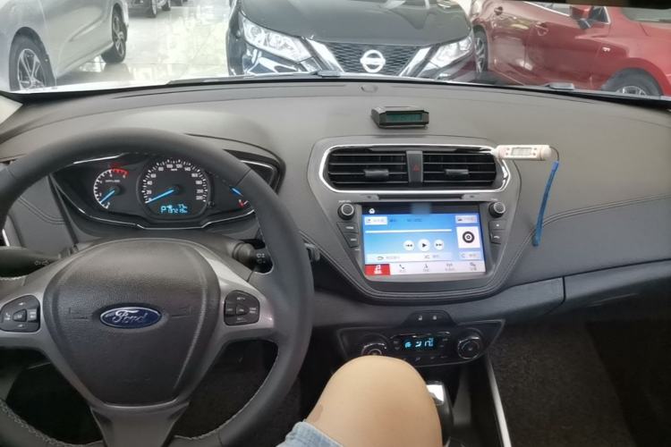 Used Ford Escort 2017 Happiness Edition 1.5L Automatic Fashion Version Center Console