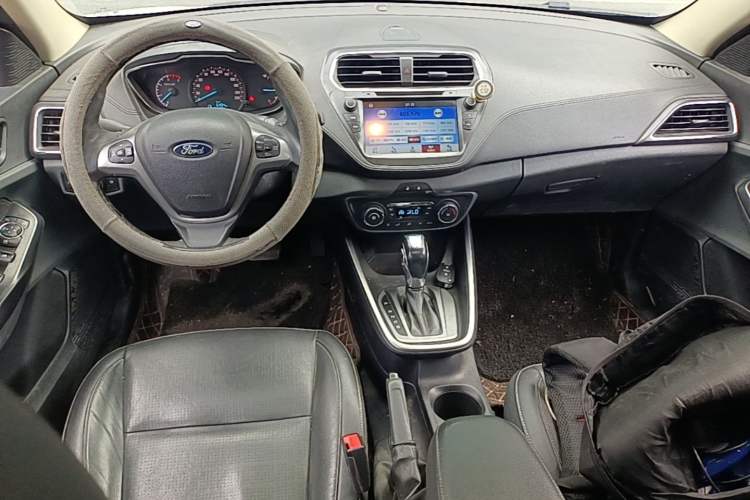 Used Ford Escort 2017 Happiness Edition 1.5L Automatic Fashion Version Center Console
