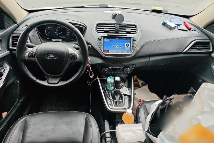 Used Ford Escort 2017 Happiness Edition 1.5L Automatic Fashion Version Center Console