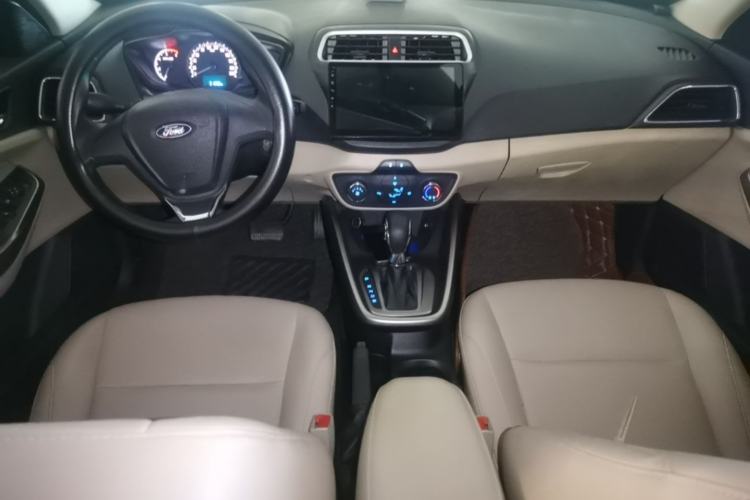 Used Ford Escort 2017 Revised Version 1.5L Automatic Comfort Edition Center Console