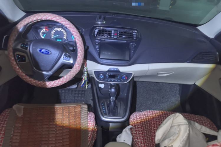 Used Ford Escort 2017 Happiness Edition 1.5L Automatic Fashion Version Center Console