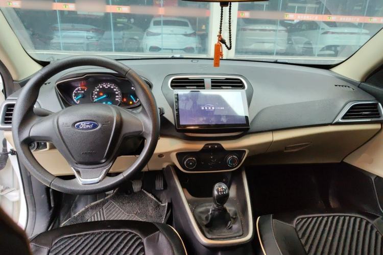Used Ford Escort 2017 1.5L Manual Comfort Model Center Console