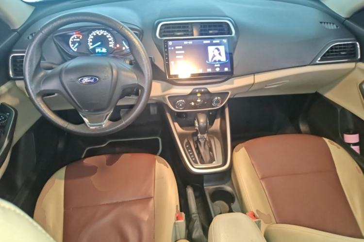 Used Ford Escort 2017 1.5L Automatic Comfort Model Center Console