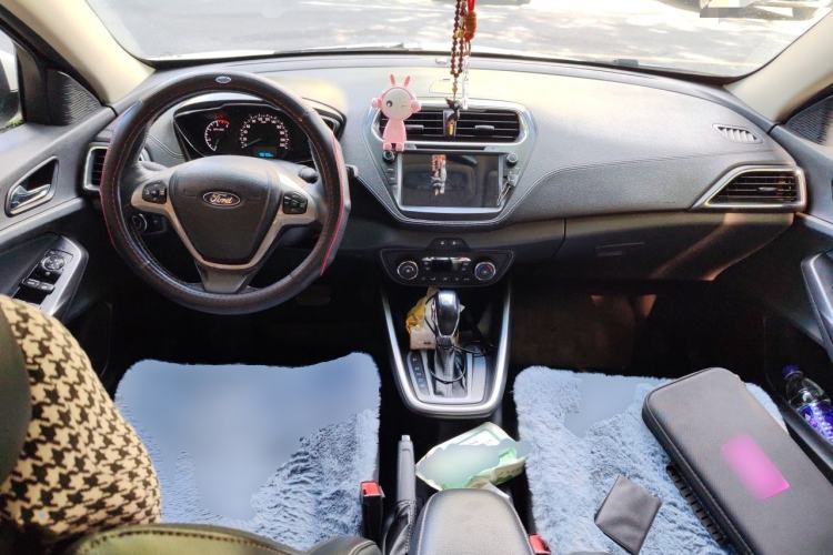 Used Ford Escort 2017 Happiness Edition 1.5L Automatic Fashion Version Center Console