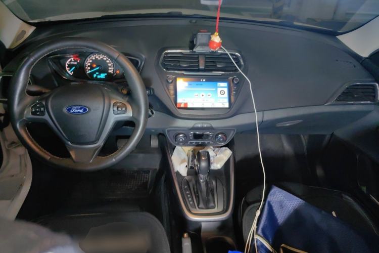 Used Ford Escort 2017 Happiness Edition 1.5L Automatic Fashion Version Center Console