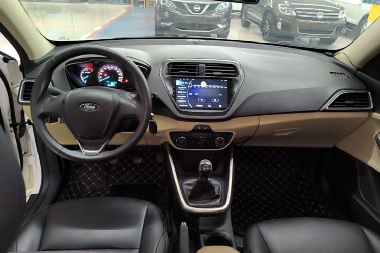 Used Ford Escort 2017 Revised Version 1.5L Manual Comfort Edition Center Console