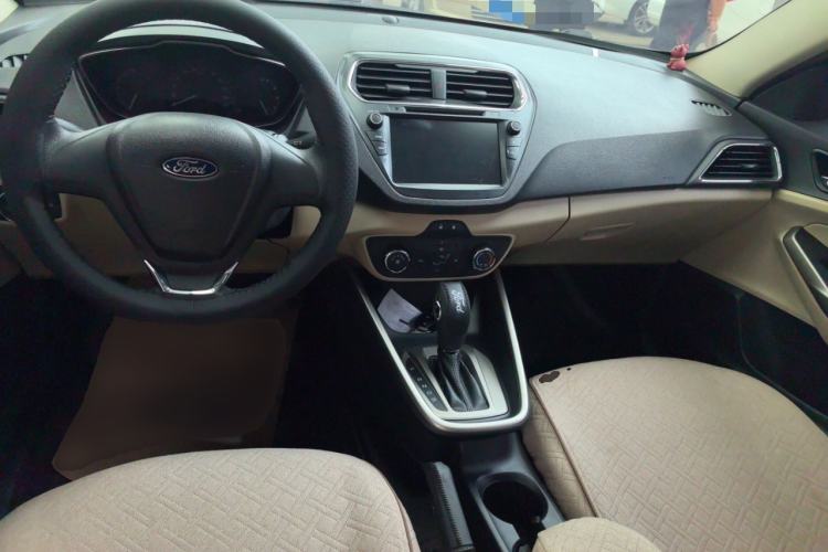 Used Ford Escort 2017 1.5L Automatic Comfort Model Center Console