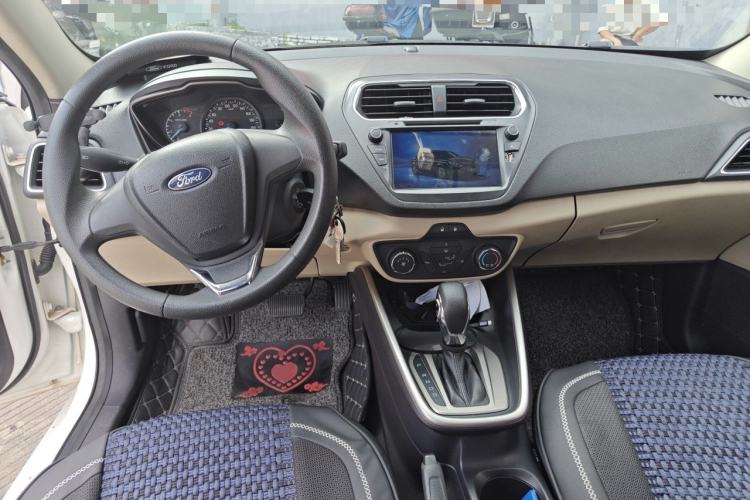 Used Ford Escort 2017 1.5L Automatic Comfort Model Center Console