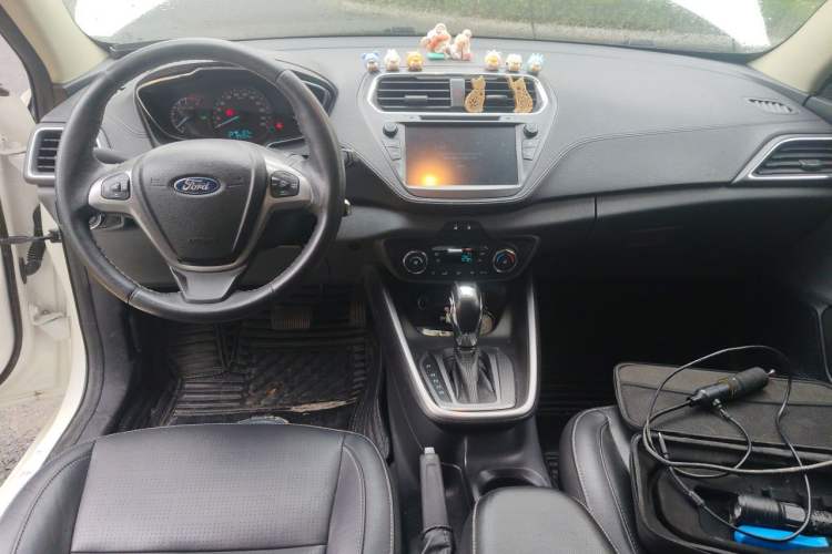 Used Ford Escort 2017 Happiness Edition 1.5L Automatic Fashion Version Center Console