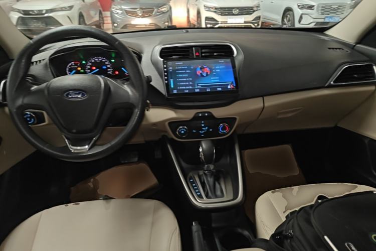 Used Ford Escort 2017 Revised Version 1.5L Automatic Comfort Edition Center Console