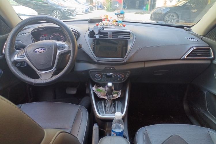 Used Ford Escort 2017 Happiness Edition 1.5L Automatic Fashion Version Center Console
