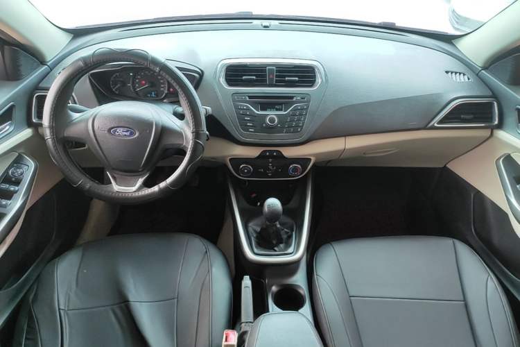 Used Ford Escort 2017 1.5L Manual Comfort Model Center Console