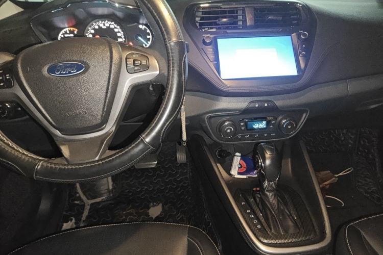 Used Ford Escort 2017 Happiness Edition 1.5L Automatic Fashion Version Center Console