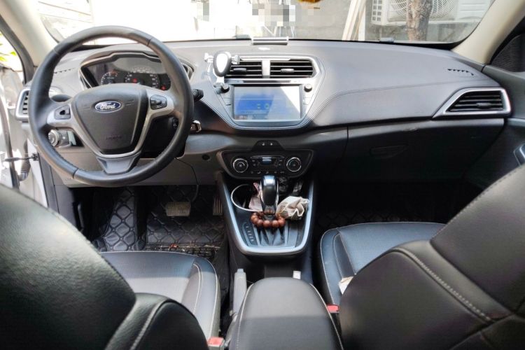 Used Ford Escort 2017 Happiness Edition 1.5L Automatic Fashion Version Center Console