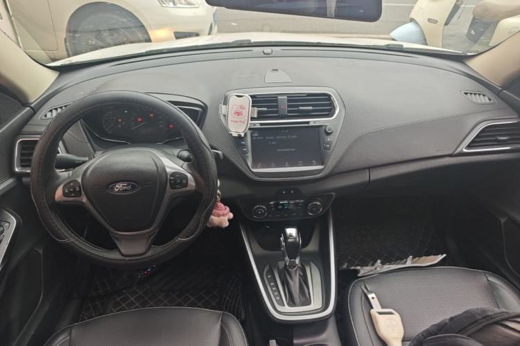 Used Ford Escort 2017 Happiness Edition 1.5L Automatic Fashion Version Center Console