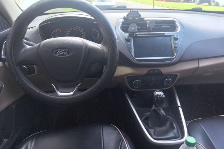 Used Ford Escort 2017 1.5L Manual Comfort Model Center Console
