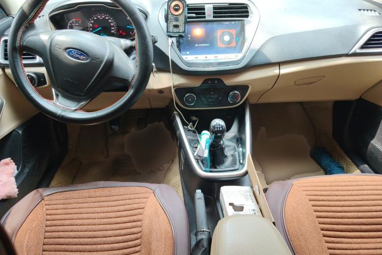 Used Ford Escort 2017 1.5L Manual Comfort Model Center Console