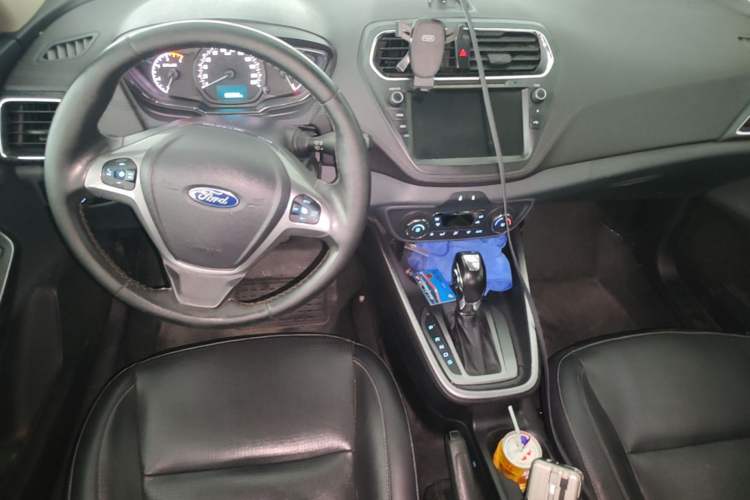 Used Ford Escort 2017 Happiness Edition 1.5L Automatic Fashion Version Center Console